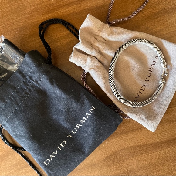 David Yurman Buckle Bracelet in Sterling Silver with Pavé Diamonds - LIKE NEW! - Picture 5 of 7